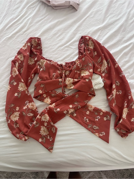 Altar'd State Tops - Altar’d State Floral Tie Crop Top in Rust